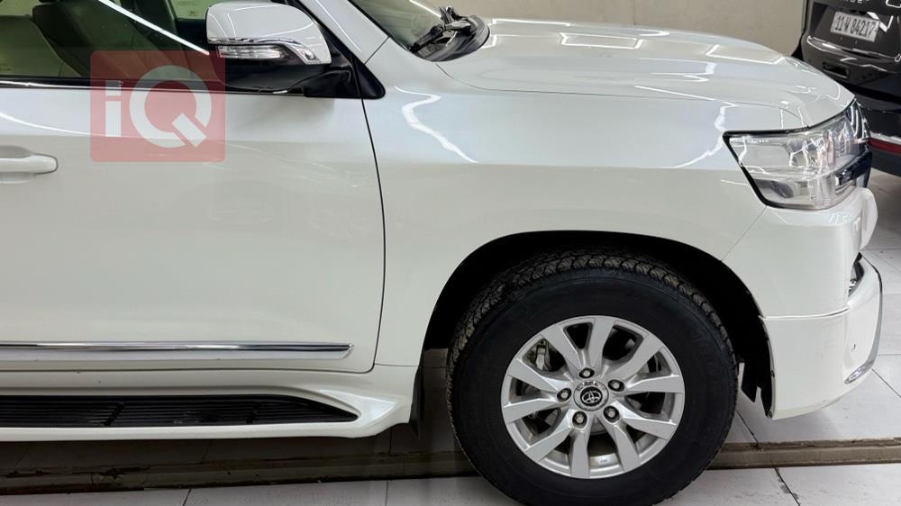 تويوتا لاندكروزر